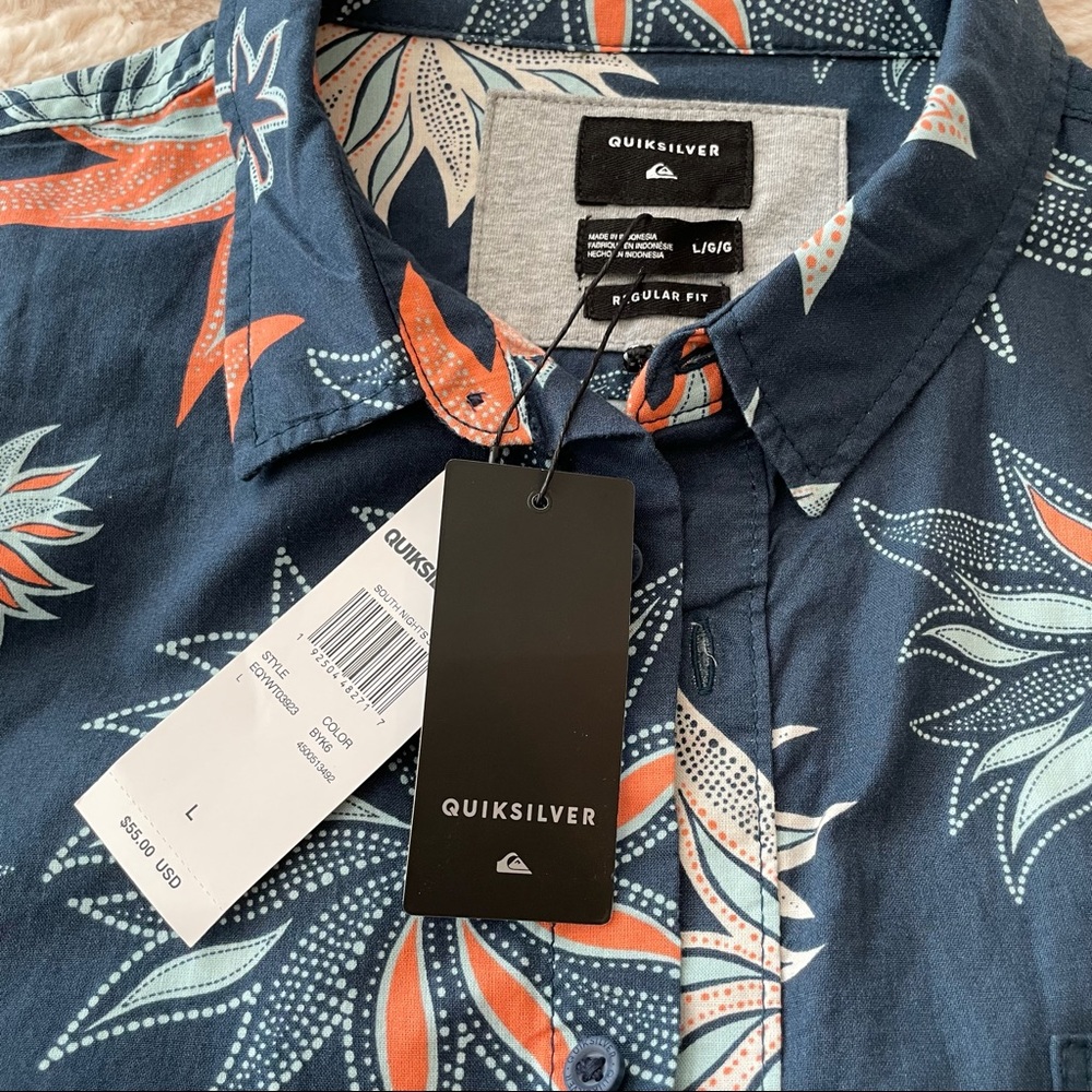 Quicksilver Regular Fit Size Large Short Sleeve Button Down Shirt